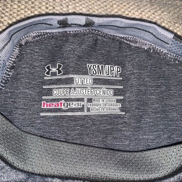 Youth Small Under Armour Gray-Black Sleeveless - Picture 4 of 5